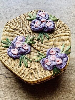 Vintage woven Lidded straw basket Floral Embroidery Small Container Decor Gift.